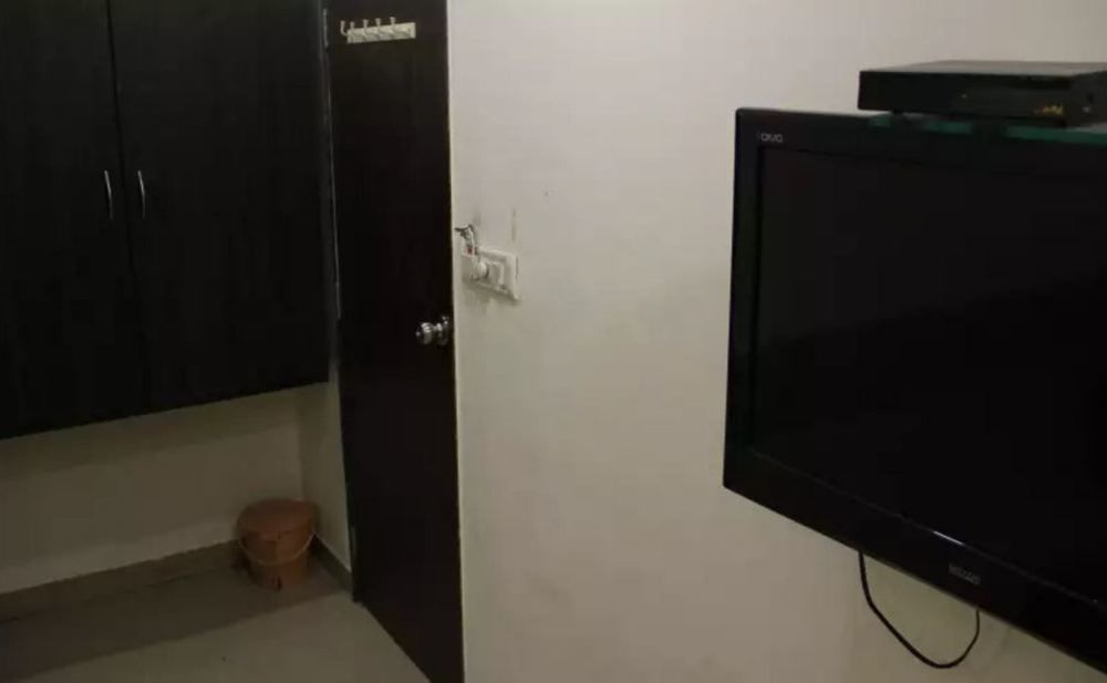 Oyo 49867 Hotel Kalpana Residency Mumbai Exteriör bild